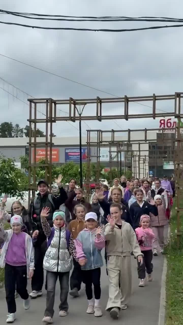 Из зала № 99 — тренировка по воздушной акробатике, академия «Эклипс»